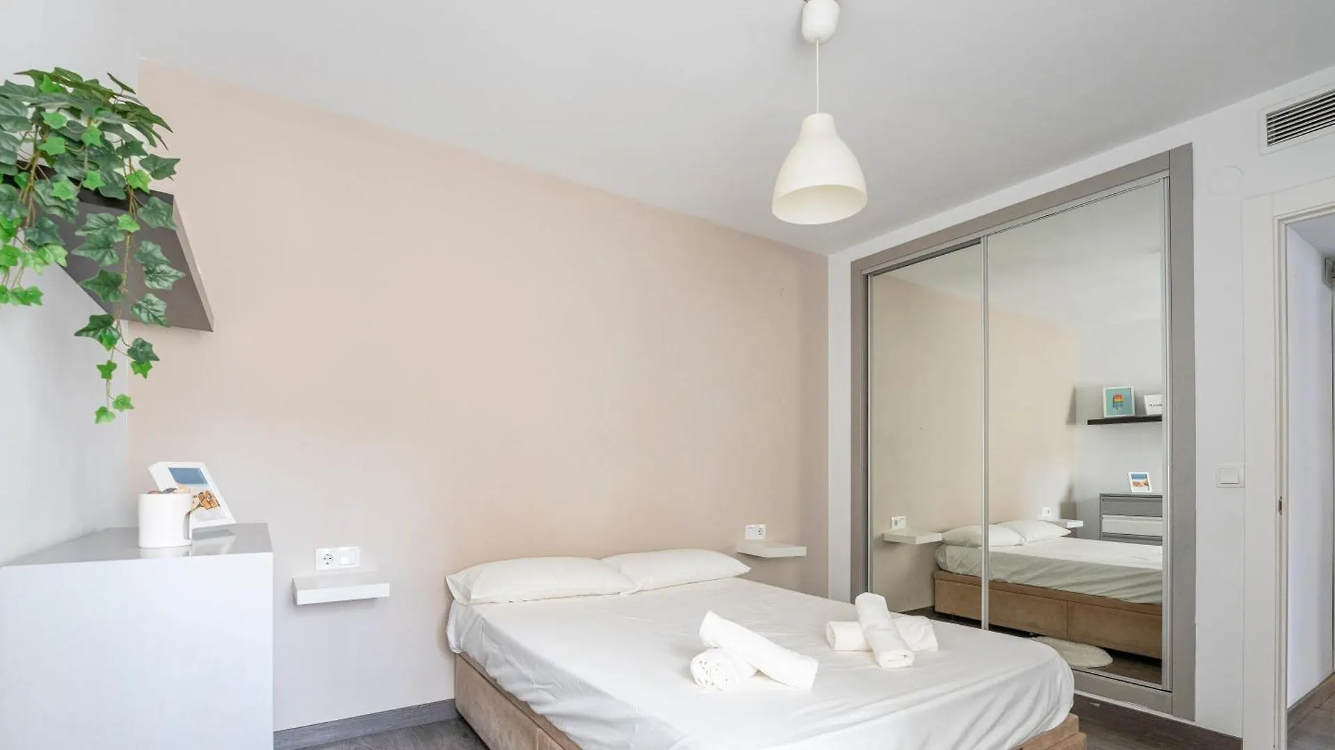 Apartament Ludy'S Vialia Center Málaga